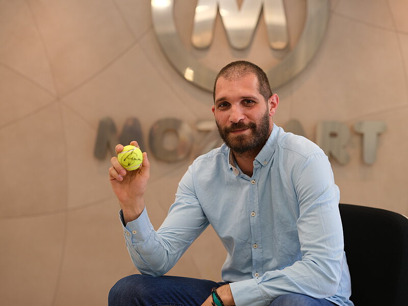 Mozzart kupio Novakovu lopticu na licitaciji za pomoć malom Todoru