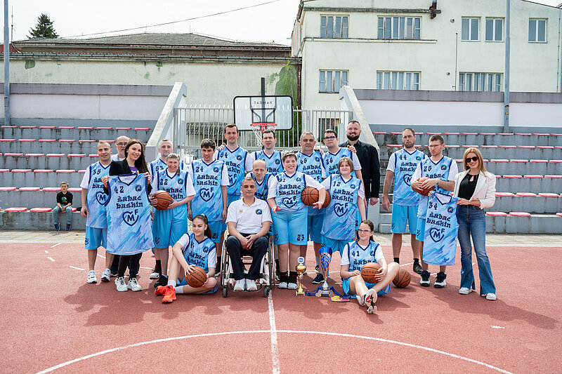 Fondacija Mozzart donirala opremu jedinom klubu za inkluzivni basket u Srbiji