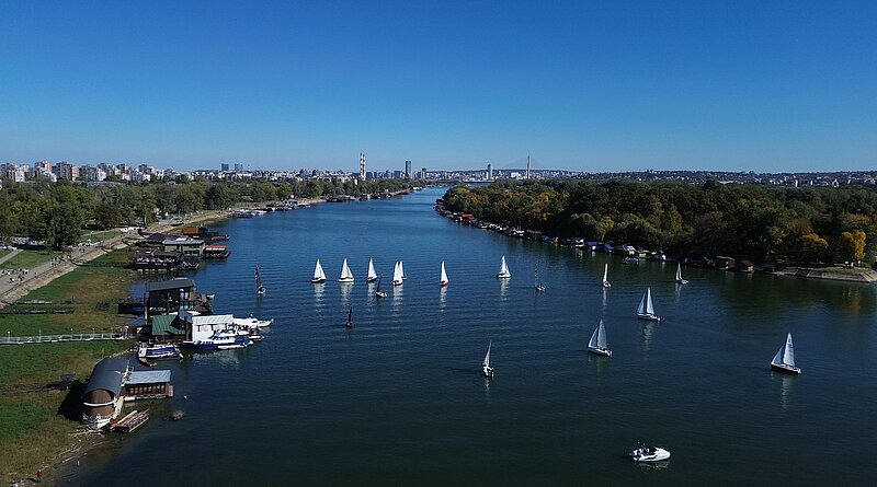 Fondacija Mozzart dala vetar u leđa za puna jedra i čistiju reku tokom regate Belgrade Cruiser Cup Fondacija Mozzart dala vetar u leđa za puna jedra i čistiju reku tokom regate Belgrade Cruiser Cup