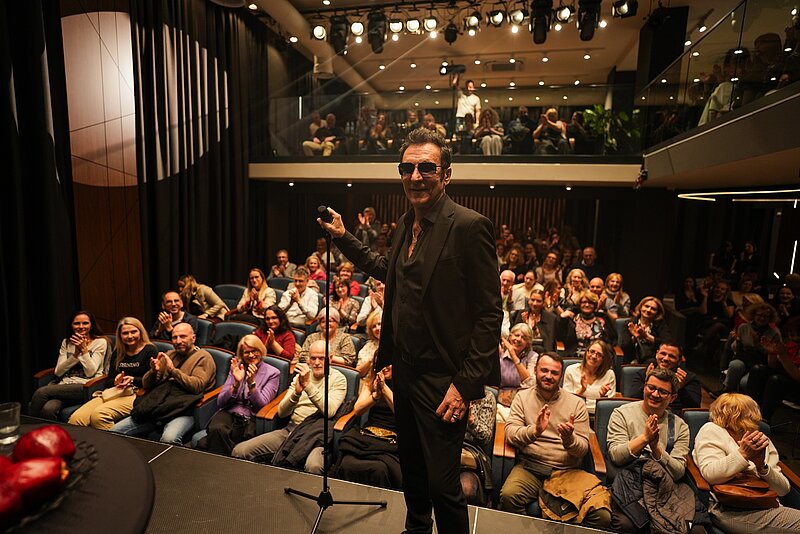 Branko Đurić Đuro ozbiljno nasmejao publiku u Fondaciji Mozzart 