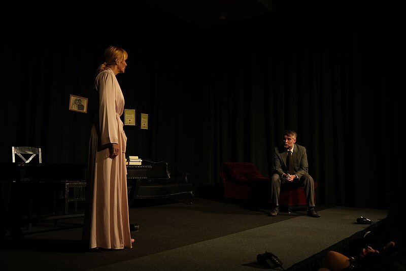 Drama  „Lutka sa kreveta broj 21“ sa scene SNP-a na sceni Fondacije Mozzart