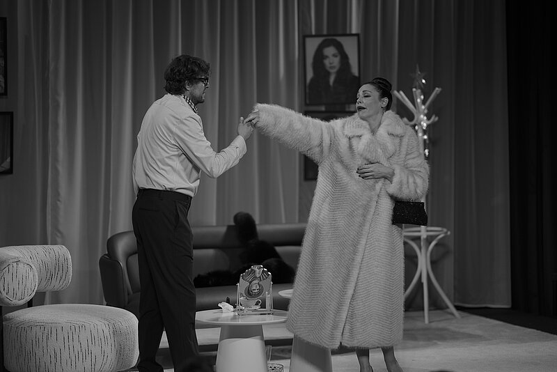 „Пале звезде“ засијале у театру хуманости