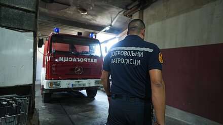 Kada se drugi povuku, oni kreću napred