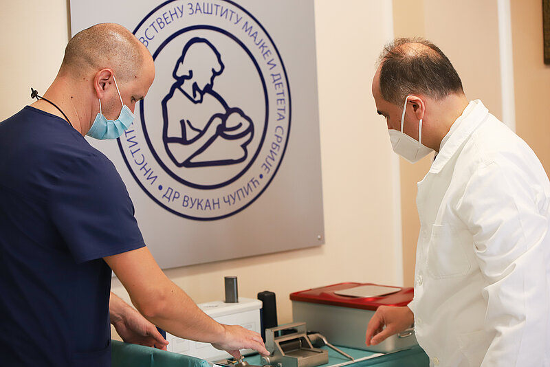 Fondacija Mozzart donirala sistem za transplantaciju kože Institutu za zdravstvenu zaštitu majke i deteta Srbije