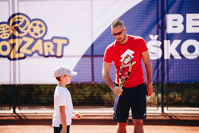 TROICKI NA OTVARANJU BESPLATNE ŠKOLE TENISA: SVA DECA ZASLUŽUJU ŠANSU