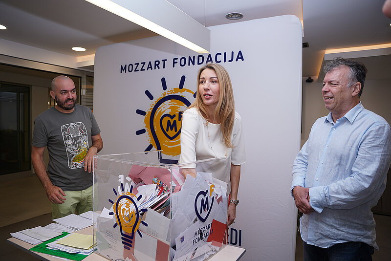 Fondacija Mozzart nastavlja sa ekološkim akcijama širom zemlje Fondacija Mozzart nastavlja sa ekološkim akcijama širom zemlje