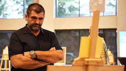 Отворена хуманитарна изложба „Све боје живота"